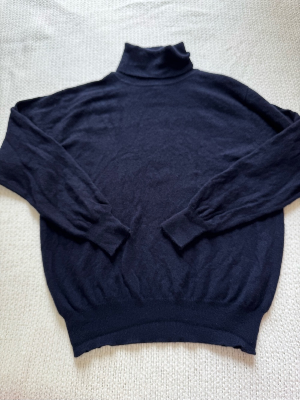 Men’s Navy Cashmere Turtleneck L — Minimalist Office Basics Winter Layer
